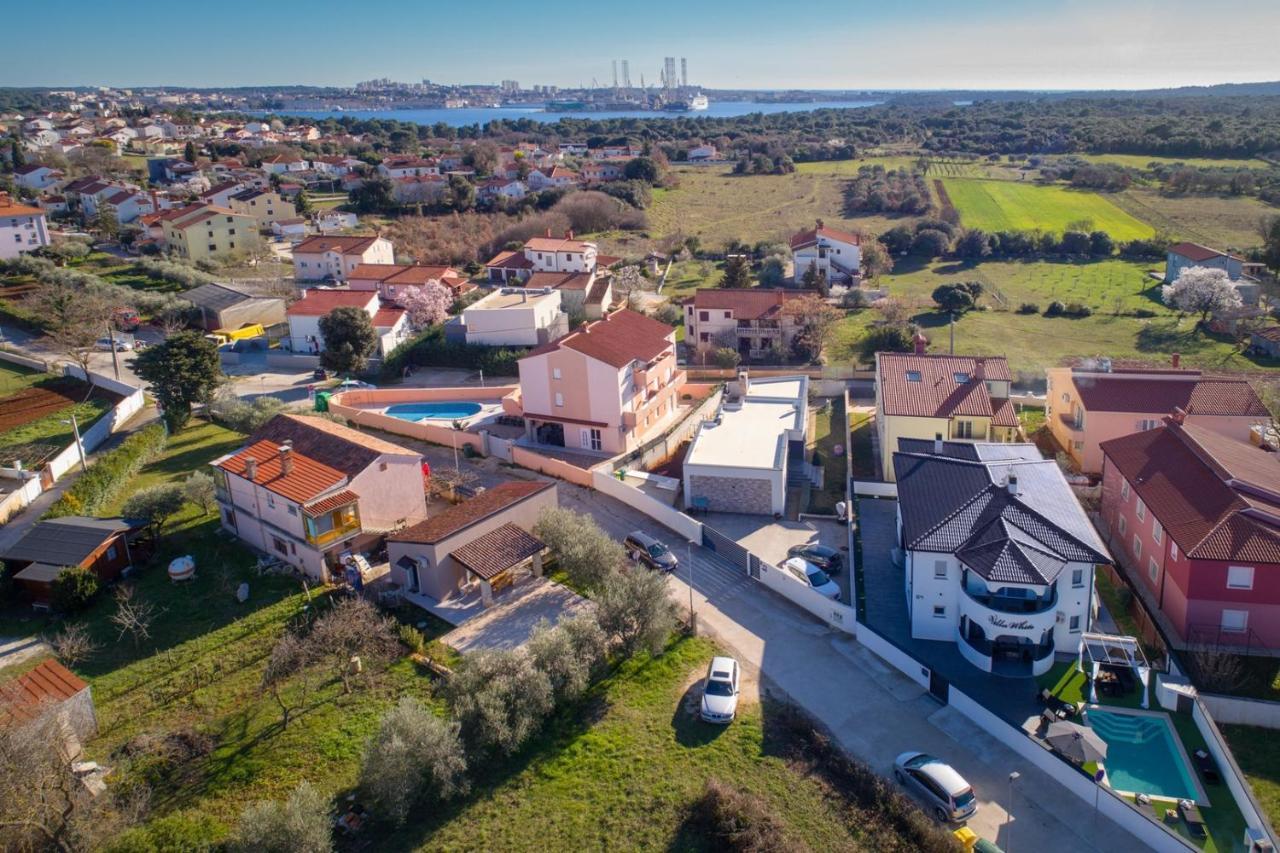 Complex Villa White Pula Buitenkant foto